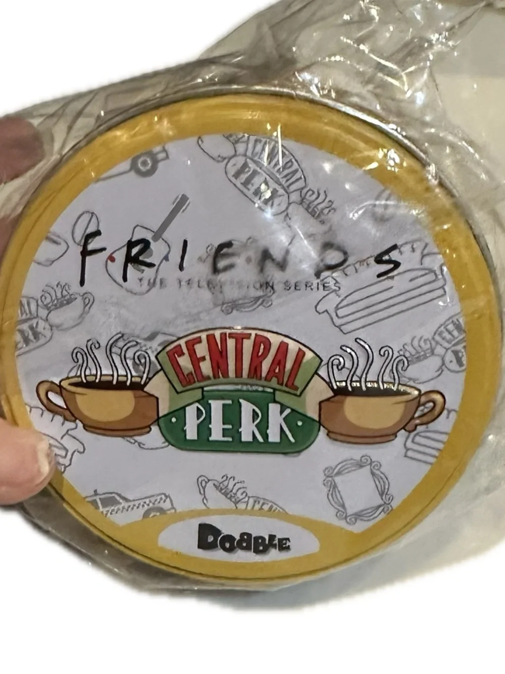 DOBBLE SPOT IT FRIENDS CENTRAL PERK TIN MATCHING CARD GAME TRAVEL LEARNING EDUCA